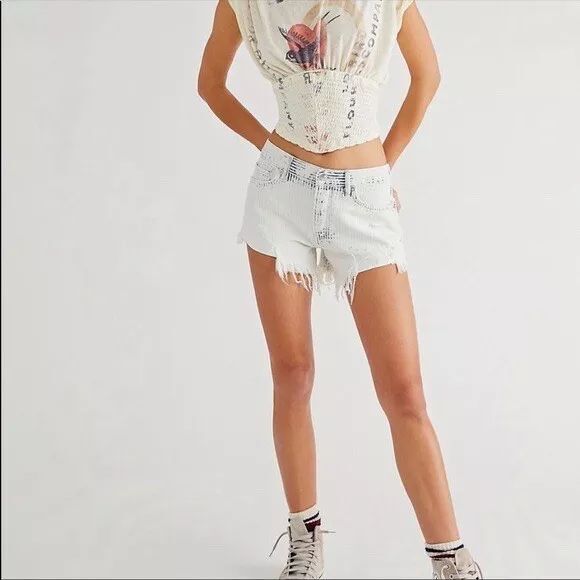 Free People WE THE FREE Living Good Vibrations Cutoff Shorts 27 White Denim B51 - Picture 1 of 5